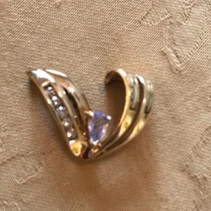 Tanzanite and diamond pendant